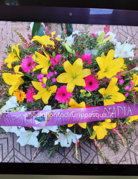 cuscino con fiori assortiti 