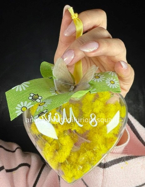 Cuoricino con mimosa